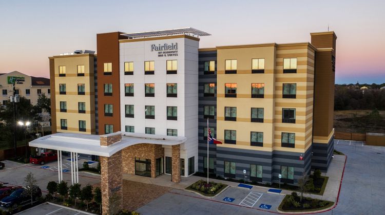 Fairfield Inn & Suites Brookhollow Exterior