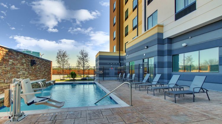 Fairfield Inn & Suites Brookhollow Pool