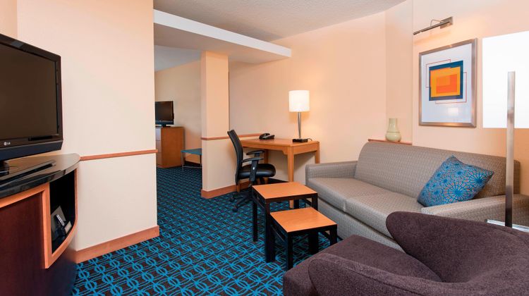 Fairfield Inn & Suites Omaha Downtown Room