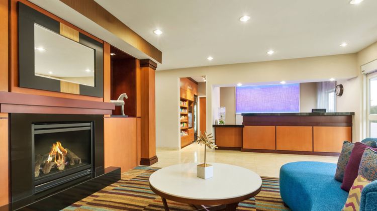 Fairfield Inn by Marriott Lobby