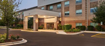 Four Points Sheraton Chicago Schaumburg Exterior