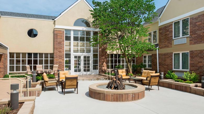 <b>Four Points by Sheraton Buffalo Grove Exterior</b>. Images powered by <a href="https://www.leonardoworldwide.com/" title="Leonardo Worldwide" target="_blank">Leonardo</a>.