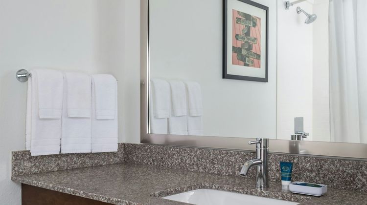 Four Points by Sheraton Buffalo Grove Room