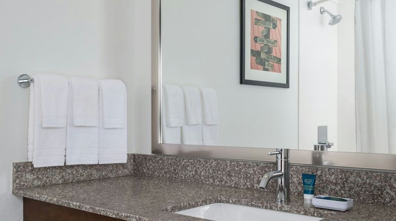<b>Four Points by Sheraton Buffalo Grove Room</b>. Images powered by <a href="https://www.leonardoworldwide.com/" title="Leonardo Worldwide" target="_blank">Leonardo</a>.