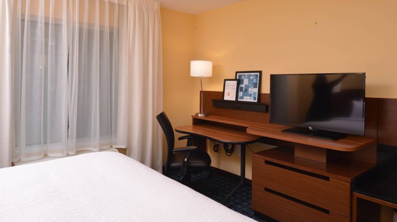 <b>Fairfield Inn & Suites Fremont Room</b>. Images powered by <a href="https://www.leonardoworldwide.com/" title="Leonardo Worldwide" target="_blank">Leonardo</a>.