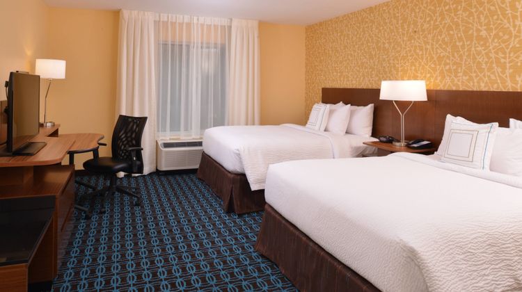 Fairfield Inn & Suites Fremont Room