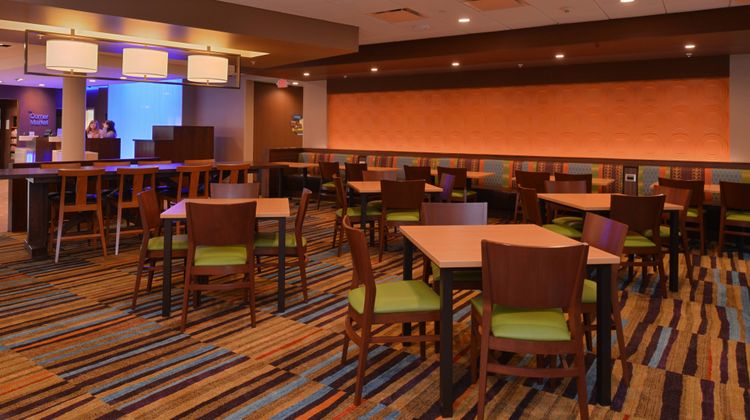 Fairfield Inn & Suites Fremont Restaurant
