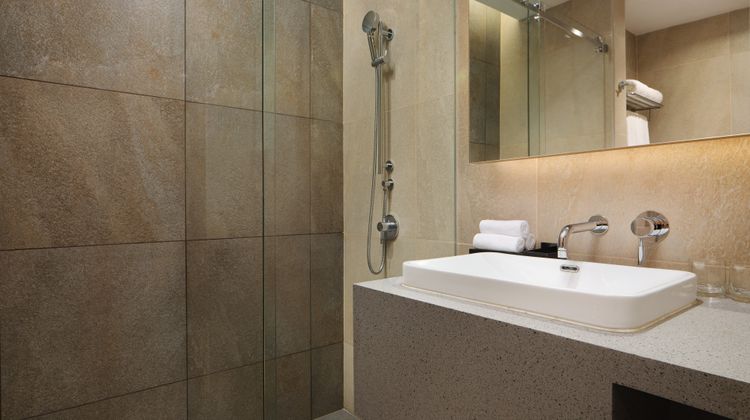 Four Points by Sheraton Chinatown Room