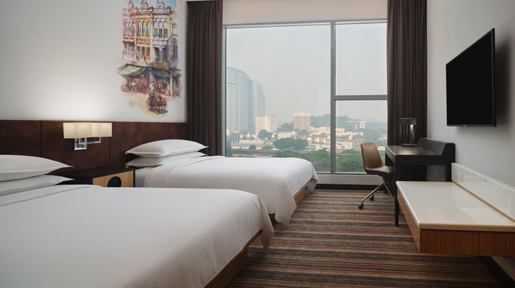 Four Points by Sheraton Chinatown Room