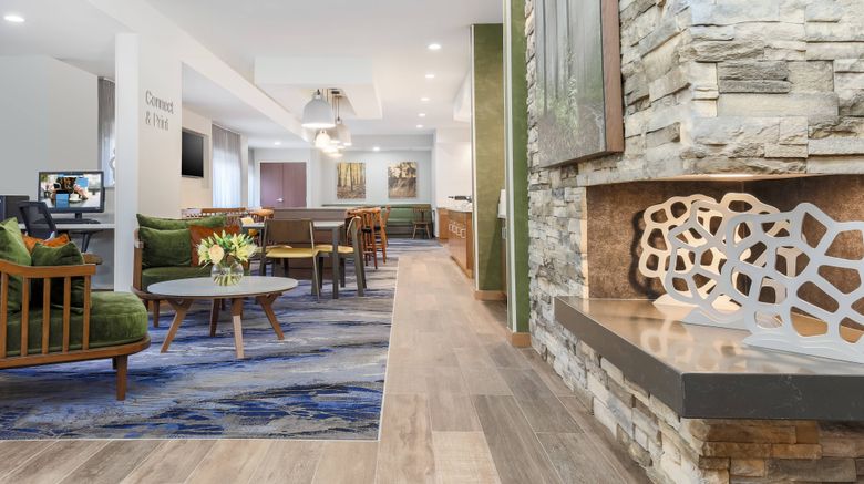 <b>Fairfield Inn & Suites Houston Humble Lobby</b>. Images powered by <a href="https://www.leonardoworldwide.com/" title="Leonardo Worldwide" target="_blank">Leonardo</a>.