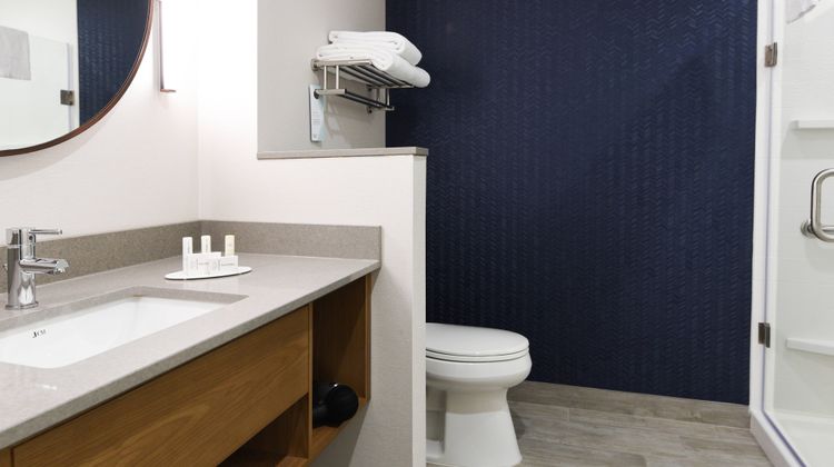 Fairfield Inn & Suites Ontario Room