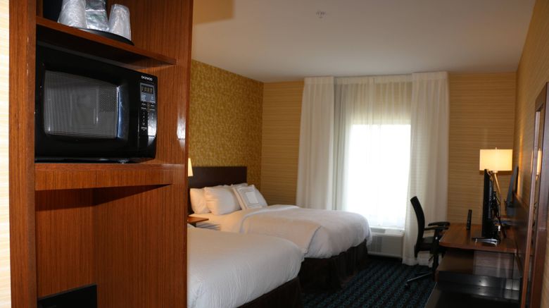 <b>Fairfield Inn & Suites Bowling Green Room</b>. Images powered by <a href="https://www.leonardoworldwide.com/" title="Leonardo Worldwide" target="_blank">Leonardo</a>.