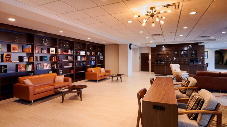 Four Points Cleveland Eastlake Lobby