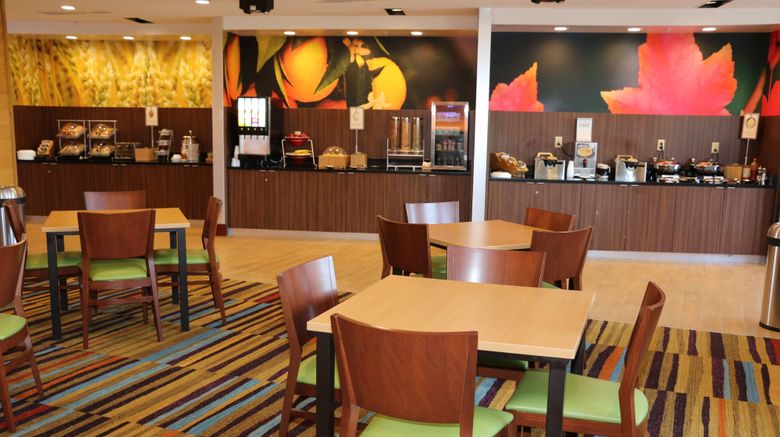 <b>Fairfield Inn & Suites Bowling Green Restaurant</b>. Images powered by <a href="https://www.leonardoworldwide.com/" title="Leonardo Worldwide" target="_blank">Leonardo</a>.