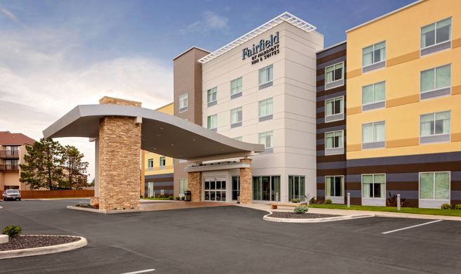 Fairfield Inn & Suites Waterfront Exterior