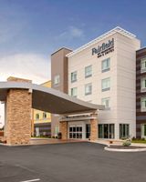 Fairfield Inn & Suites Waterfront
