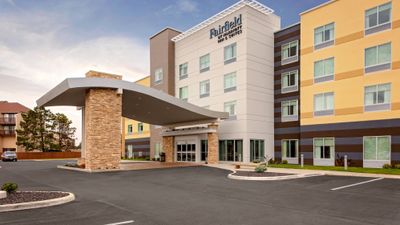Fairfield Inn & Suites Waterfront