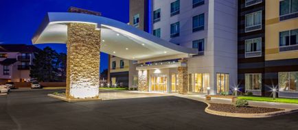 Fairfield Inn & Suites Waterfront Exterior