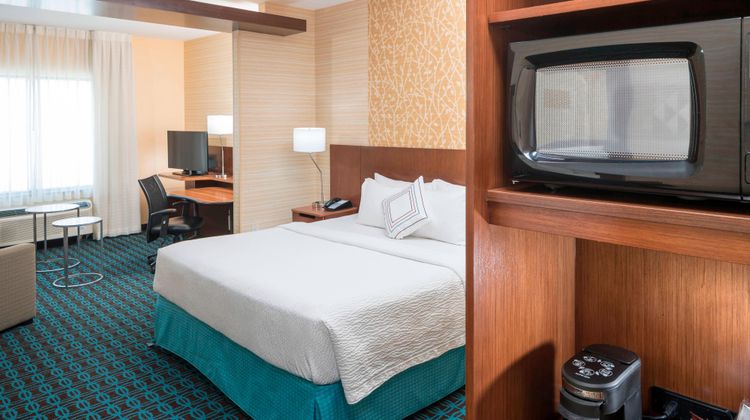 Fairfield Inn & Suites Houston Pasadena Suite