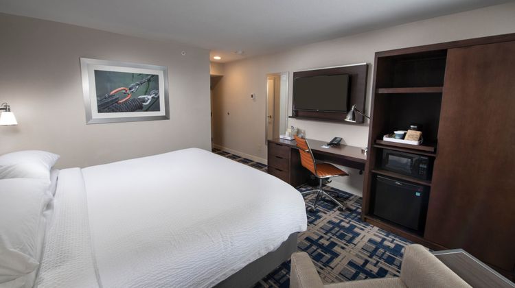 Four Points Charlotte - Lake Norman Room