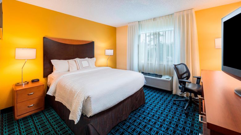 <b>Fairfield Inn St. Petersburg Clearwater Room</b>. Images powered by <a href="https://www.leonardoworldwide.com/" title="Leonardo Worldwide" target="_blank">Leonardo</a>.