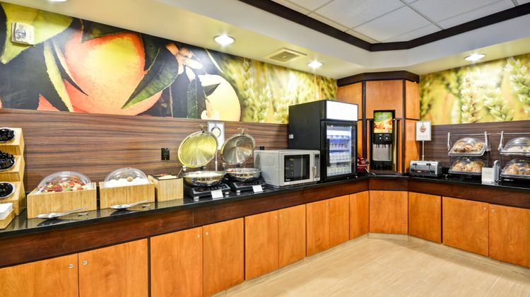 Fairfield Inn Tampa Fairgrounds/Casino Restaurant
