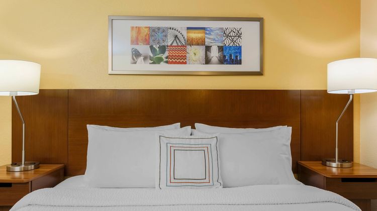 Fairfield Inn & Suites Tampa Brandon Room