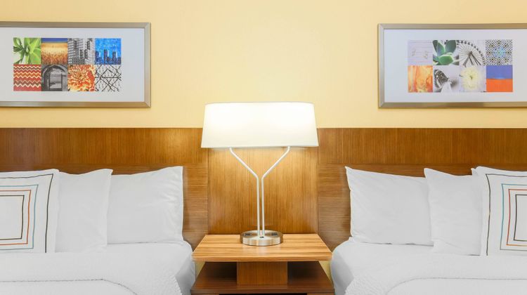 Fairfield Inn & Suites Tampa Brandon Room