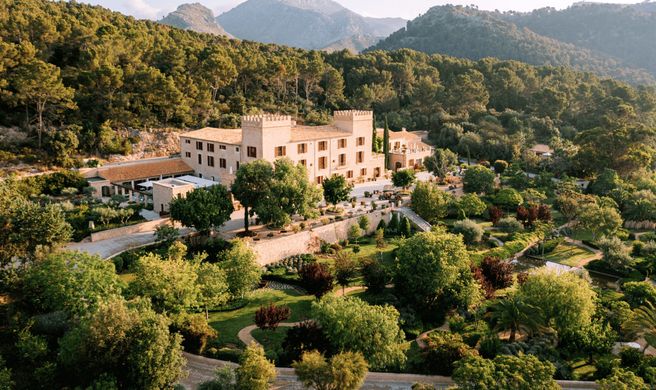 Castell Son Claret Exterior