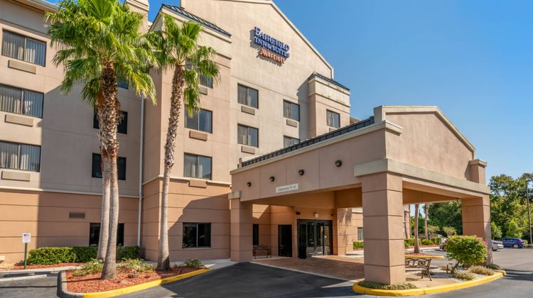 Fairfield Inn/Suites Holiday Tarpon Spr Exterior