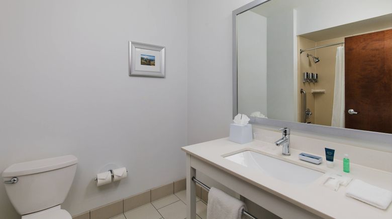 <b>Four Points by Sheraton Portland East Room</b>. Images powered by <a href="https://www.leonardoworldwide.com/" title="Leonardo Worldwide" target="_blank">Leonardo</a>.