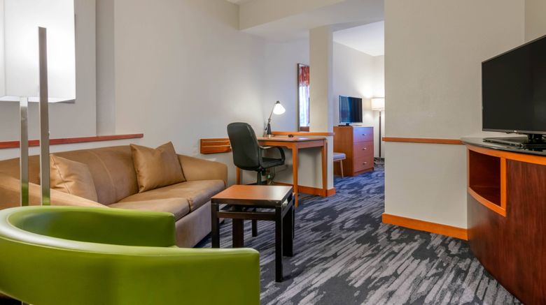 <b>Fairfield Inn/Suites Holiday Tarpon Spr Suite</b>. Images powered by <a href="https://www.leonardoworldwide.com/" title="Leonardo Worldwide" target="_blank">Leonardo</a>.