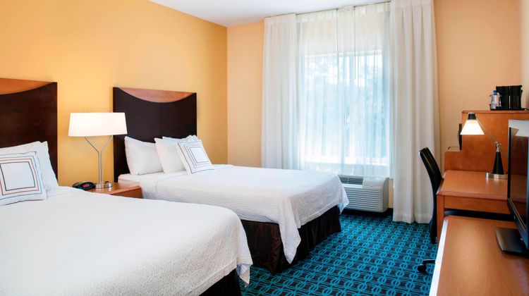 Fairfield Inn & Suites Lakeland Plant Ci Room