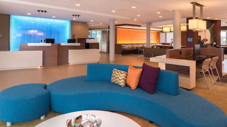 Fairfield Inn & Suites Huntington Lobby