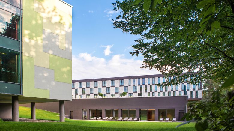 <b>Four Points by Sheraton Ljubljana Mons Pool</b>. Images powered by <a href="https://www.leonardoworldwide.com/" title="Leonardo Worldwide" target="_blank">Leonardo</a>.