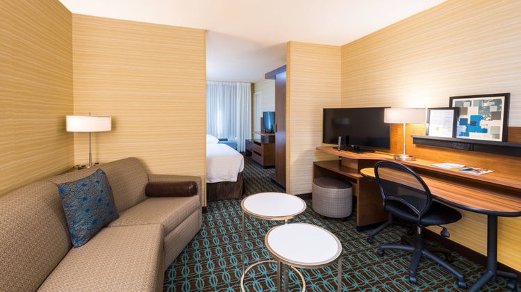 Fairfield Inn & Suites Uncasville Room
