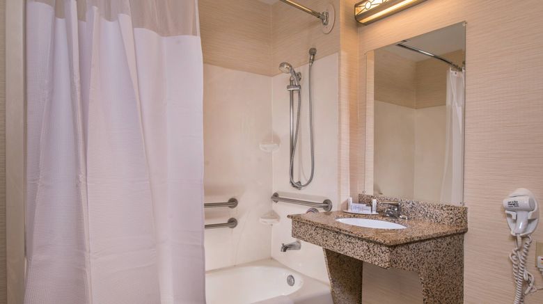 <b>Fairfield Inn & Suites Dulles Chantilly Room</b>. Images powered by <a href="https://www.leonardoworldwide.com/" title="Leonardo Worldwide" target="_blank">Leonardo</a>.