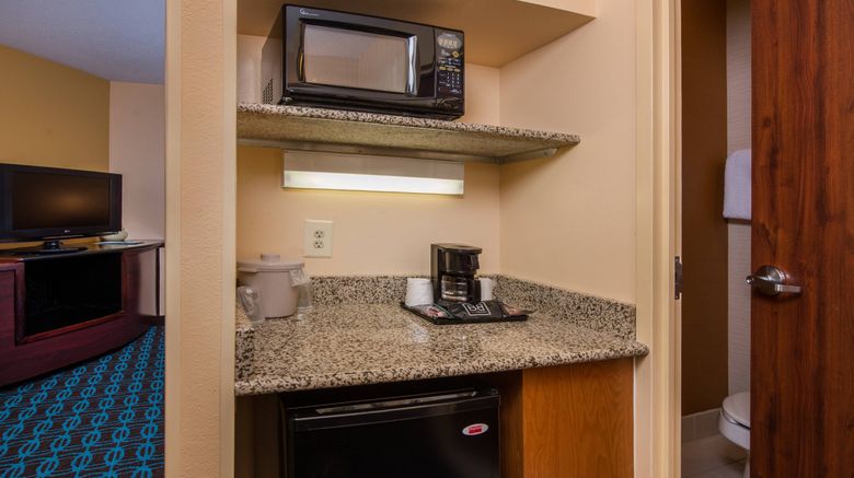 <b>Fairfield Inn & Suites Dulles Chantilly Suite</b>. Images powered by <a href="https://www.leonardoworldwide.com/" title="Leonardo Worldwide" target="_blank">Leonardo</a>.
