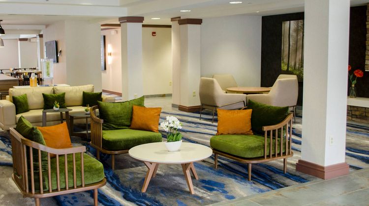 Fairfield Inn & Suites Hazleton Lobby