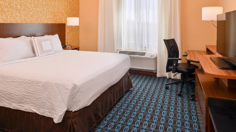 Fairfield Inn & Suites Chillicothe Suite