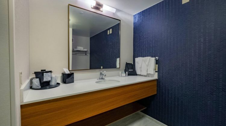 Fairfield Inn & Suites Hazleton Room