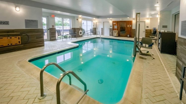 Fairfield Inn & Suites Hazleton Pool