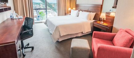 Four Points by Sheraton Los Angeles Room