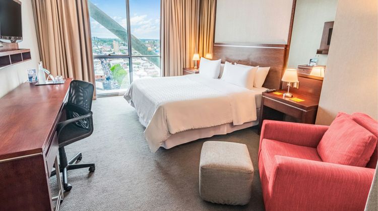 Four Points by Sheraton Los Angeles Room