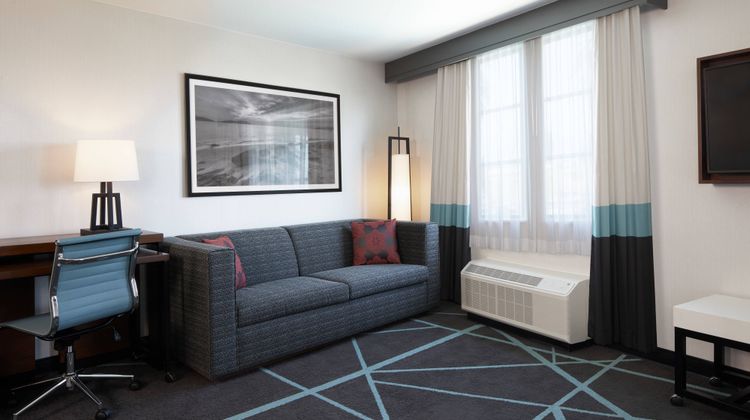 Fairfield Inn & Suites Camarillo Suite
