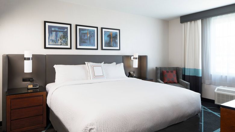 <b>Fairfield Inn & Suites Camarillo Room</b>. Images powered by <a href="https://www.leonardoworldwide.com/" title="Leonardo Worldwide" target="_blank">Leonardo</a>.
