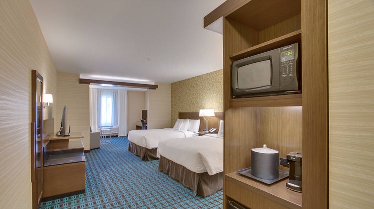 Fairfield Inn & Suites Wichita East Suite