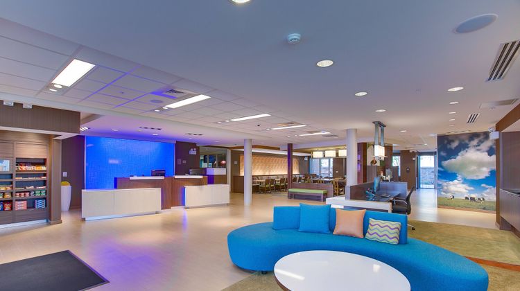 Fairfield Inn & Suites Wichita East Lobby