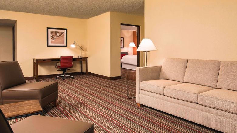 <b>Four Points by Sheraton Bentonville Suite</b>. Images powered by <a href="https://www.leonardoworldwide.com/" title="Leonardo Worldwide" target="_blank">Leonardo</a>.