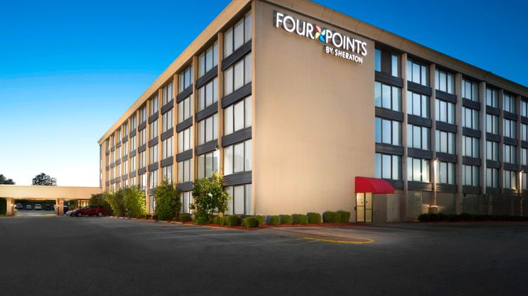 Four Points by Sheraton Kansas City Arpt Exterior